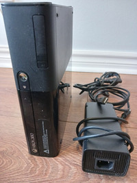 Xbox 360 Console + 2 Controllers.