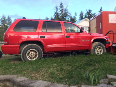 98 Dodge Durango  4x4, not running, good project or parts truck