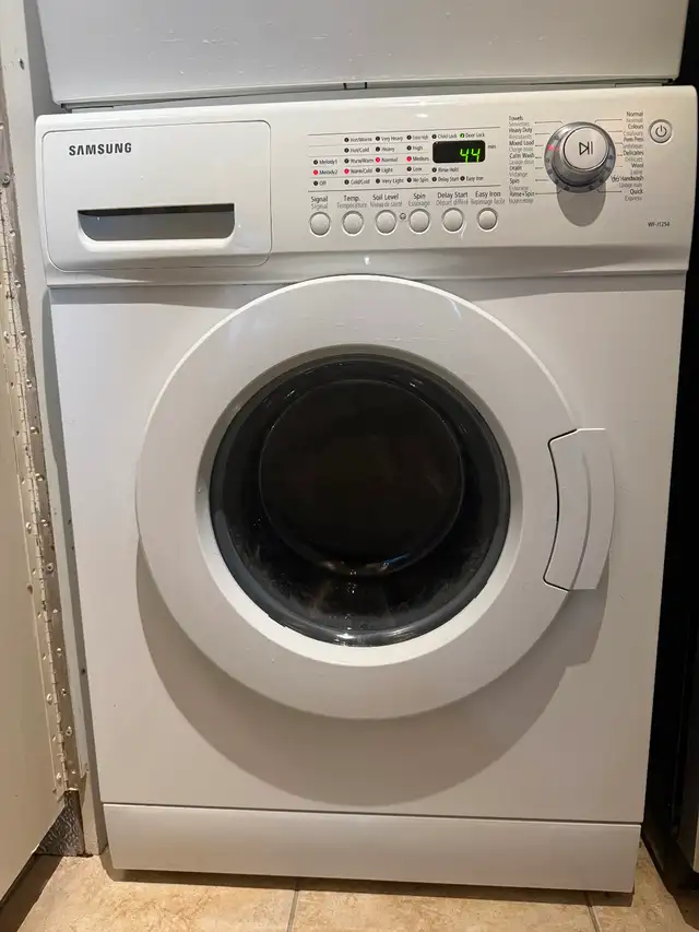Samsung 24" Stackable Washer & Dryer Set - Excellent Condition in Washers & Dryers in City of Toronto - Image 4