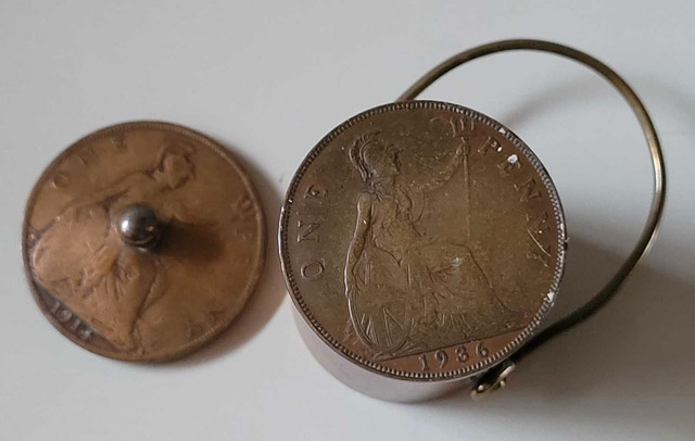 Vintage Rare 1935,1935 One Penny & 1967 Half Penny Miniature Pot in Arts & Collectibles in Oshawa / Durham Region - Image 2