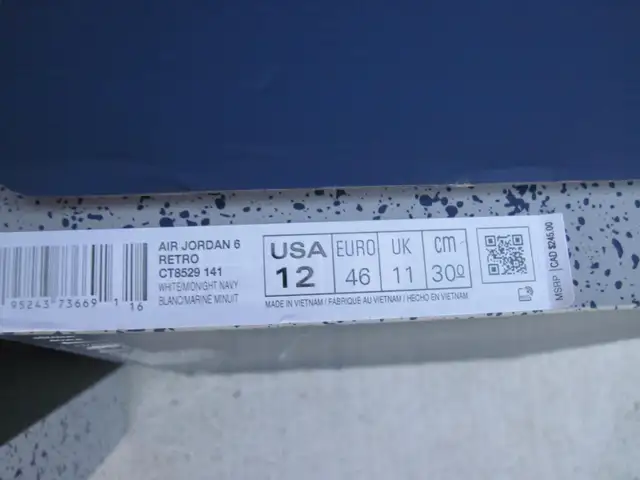 Empty Jordan Boxes in Men's Shoes in Markham / York Region - Image 5
