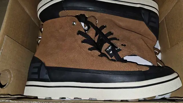 SOREL CHEYANNE METRO II SNEAKER WATERPROOF Boot in Men's Shoes in Oakville / Halton Region - Image 4