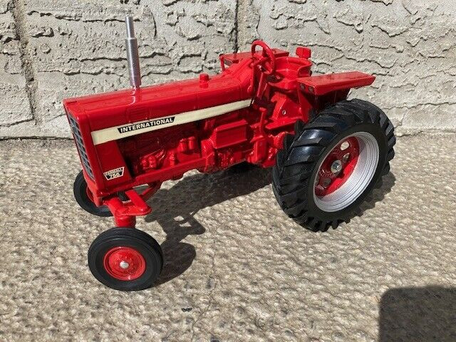 1/16 INTERNATIONAL FARMALL 756 Farm Toy Tractor for sale  
