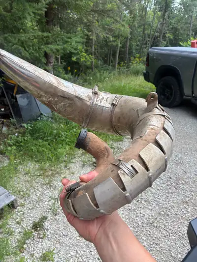 Pipe guard included