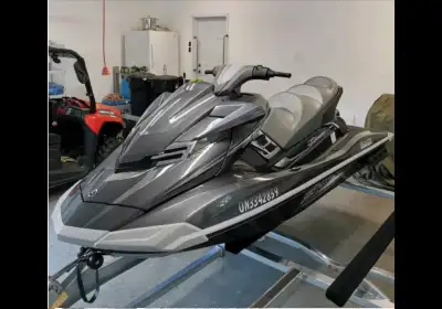 I have two beautiful Yamaha wave runners for sale. This unit is a beauty, one of the nicest I have e...
