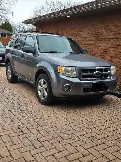 Selling a 2008 ford escape XLT 4WD V6. AS IS. Runs and drives. $1500 or best offer takes it.