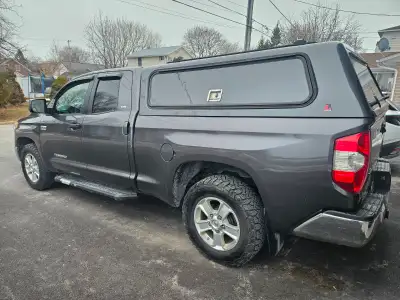 Leer 100RCC Truck Cap Recently replaced all shocks. Includes Leer Factory installed Thule roof rack....