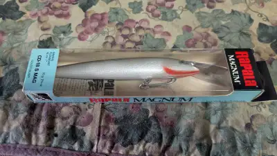 Repella Magnum sinking silver fishing lure, View more