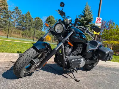 For sale: 2013 Victory Judge in excellent condition with only 25,600 km on the odometer. This Americ...