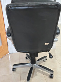 Chaise ajustable en cuir de bureau