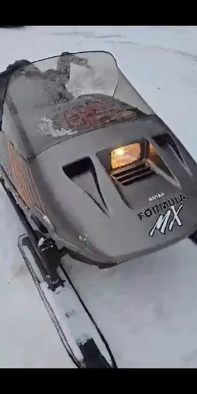 1990 Long track model , in mint condition only 3400 miles very low for year. Great shape. Started in...