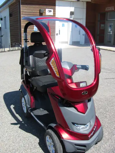 Quadriporteur PF7S Hearway Monarc Royal, valeur à neuf $ 9600.00