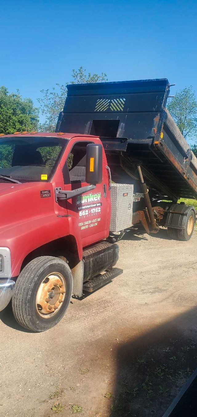GMC 6500.  LOW KMS  AUTOMATIC HYDRAULIC BRAKES  G CLASS LICENCE in Cars & Trucks in Kitchener / Waterloo