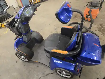 Electric Mobility Scooter 3 speeds, Top speed 30mph. Only 65miles. Brand New batteries. Works great!...