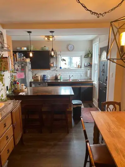 3 bedroom apartment for rent.