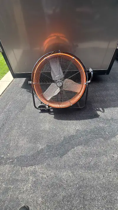 Soild fan in good working condition