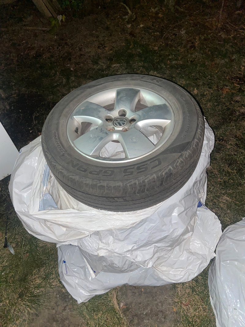 VW OEM RIMS 15 INCH ON 196/65/R15 SUMMER TIRES | Pneus et jantes ...