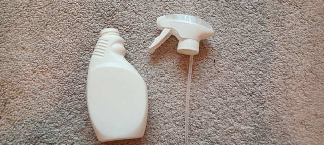 White Refillable Empty Spray Bottle 300ml with Nozzle, Wholesale in Other Business & Industrial in City of Toronto - Image 2