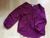 American Eagle burgundy blouse $10 Medium, 3/4 sleeve