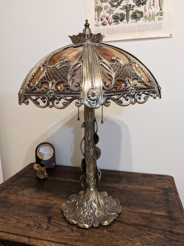 Vintage slag glass lamp Arts & Collectibles Ottawa Kijiji
