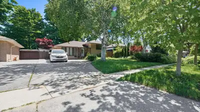 - Priced to sell! - 3 bedrooms | 2 full bathrooms (Upper & Lower), sidesplit home sits on a generous...