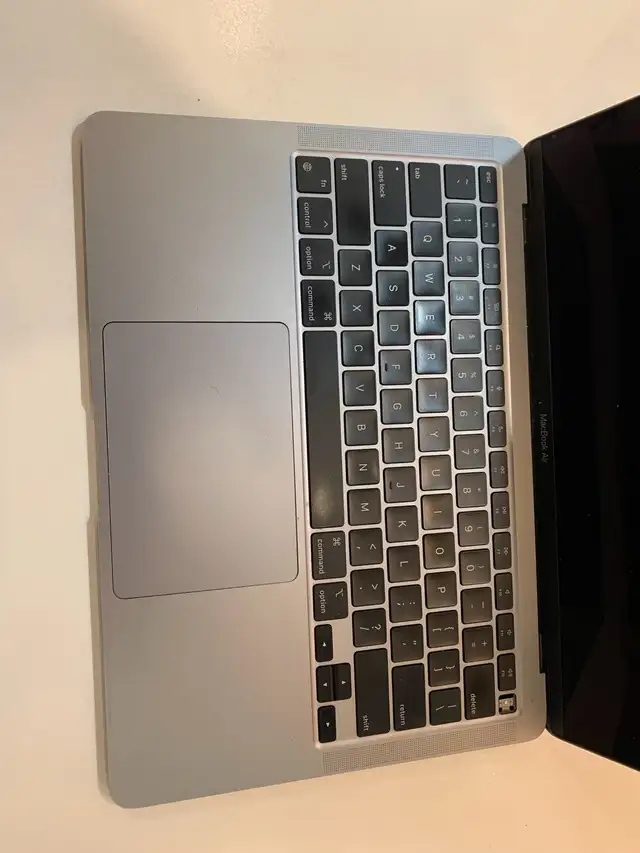 Macbook 2020 M1 406210374880481281