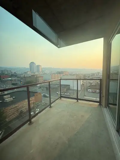 Available August 1, 2026 Victoria Street- Downtown Kamlooops Corner unit Condo 517 sqft 1 bedroom 1...