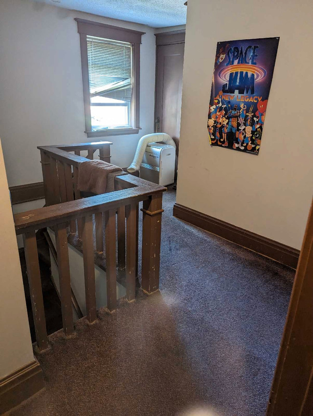 Female McMaster student room for rent in Room Rentals & Roommates in Hamilton - Image 2