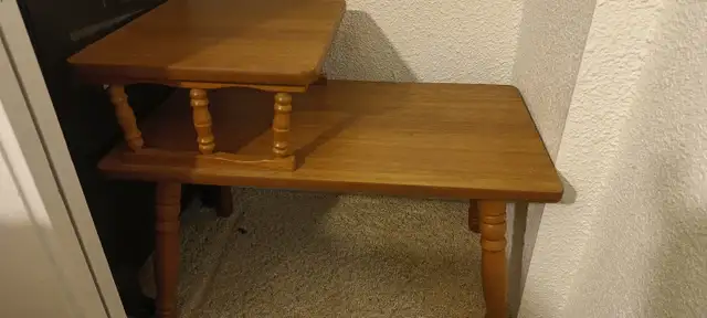Vintage two tier side table in Other Tables in City of Halifax - Image 4