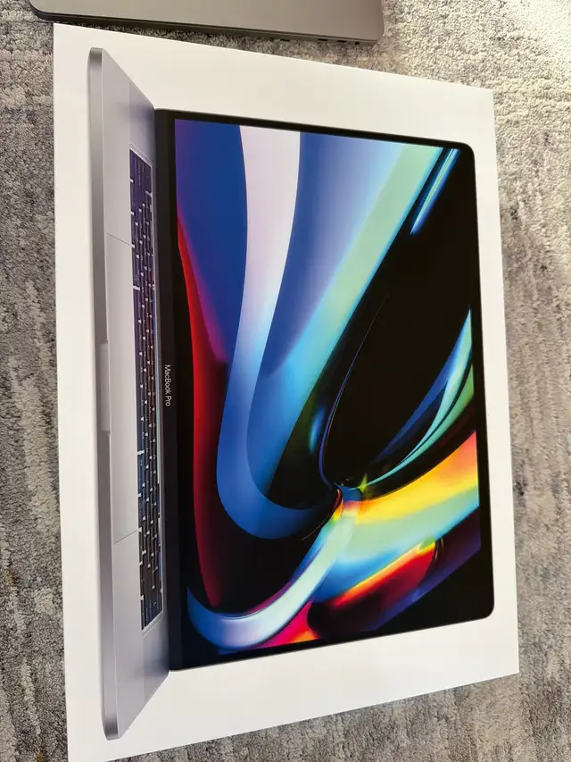 Apple Macbook Pro 16-inch (Intel) in Laptops in West Island - Image 4