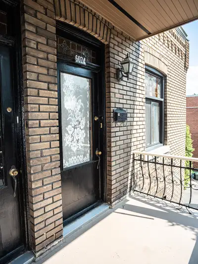 950 sqft 2-bedroom apartment for rent in South-West area
