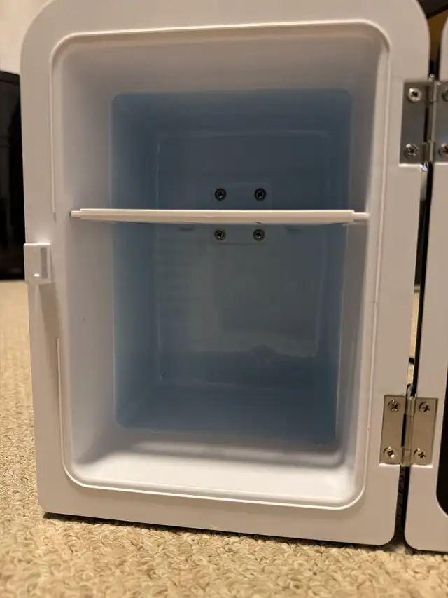 Koolatron Mini Fridge in Refrigerators in Oshawa / Durham Region - Image 5