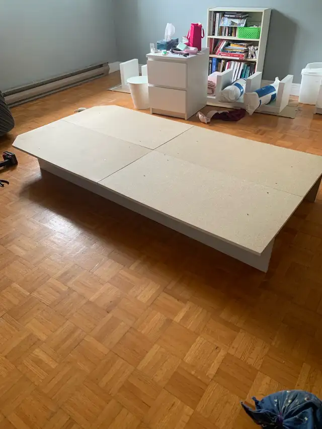 Base de lit plateforme simple  in Beds & Mattresses in Longueuil / South Shore - Image 4