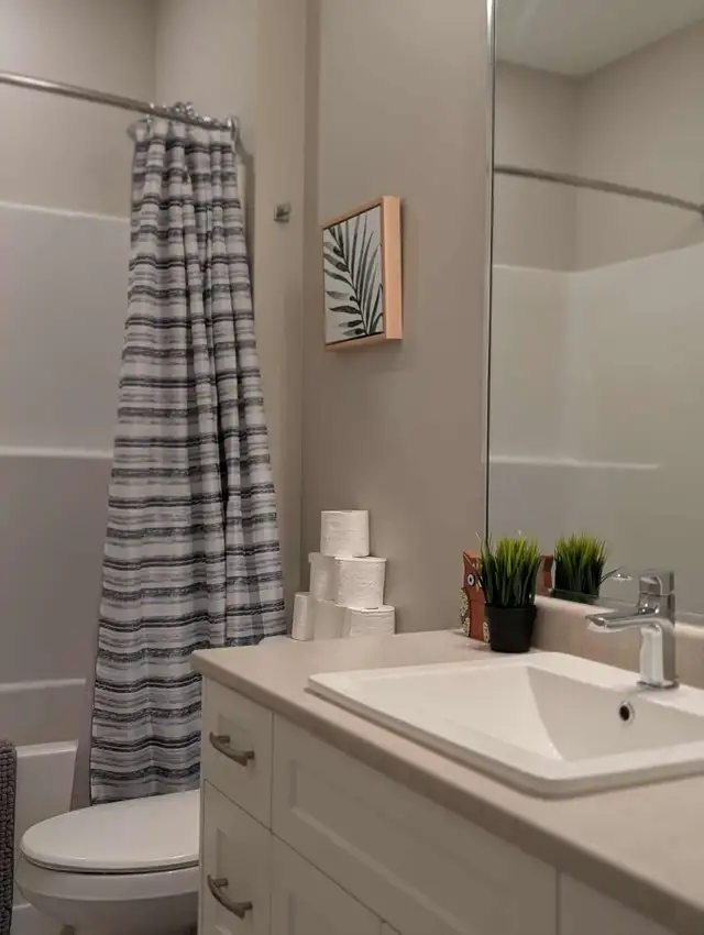 2 Bed 2 Bath Townhouse Furnished in Long Term Rentals in Cowichan Valley / Duncan - Image 4