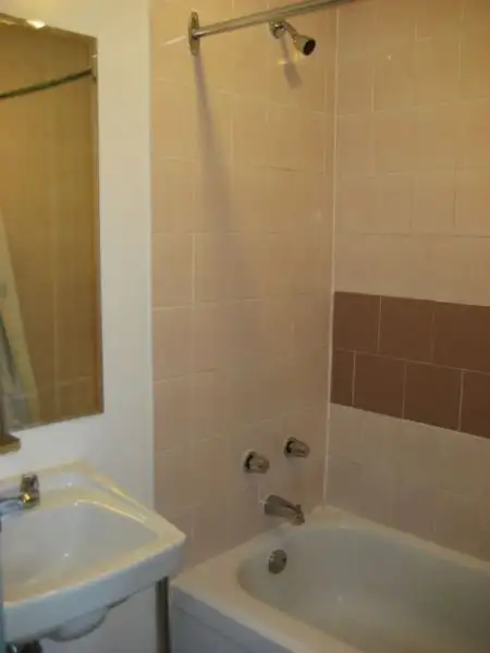 PLATEAU Chambre privée et meublée avec cuisinette, au mois in Room Rentals & Roommates in City of Montréal - Image 10