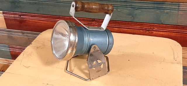 Vintage Lanterne à Batterie 1950’s Star Headlight Lantern Co. dans Art et objets de collection  à Drummondville
