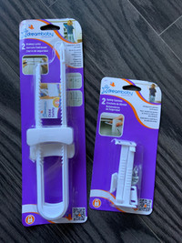 Set of 2 baby proofing tools 