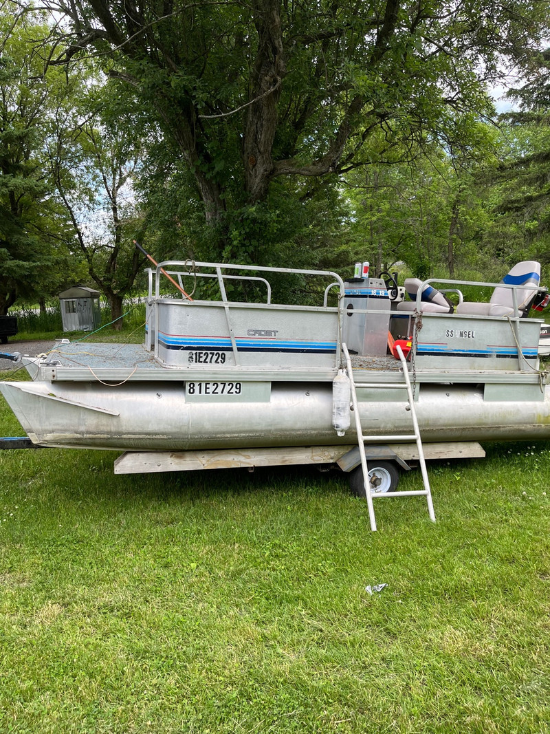 Pontoon boat Powerboats & Motorboats Kingston Kijiji