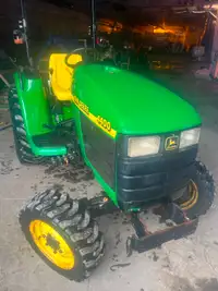 JOHN DEERE 4400 TRACTOR. COMPACT UTILITY TRACTOR ONLY 1081 HRS
