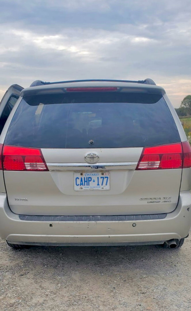 2005 TOYOTA SIENNA in Cars & Trucks in Barrie - Image 3