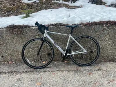 LOCATED IN KIMBERLEY, BC - Small Triban 100 road bike. In good condition.