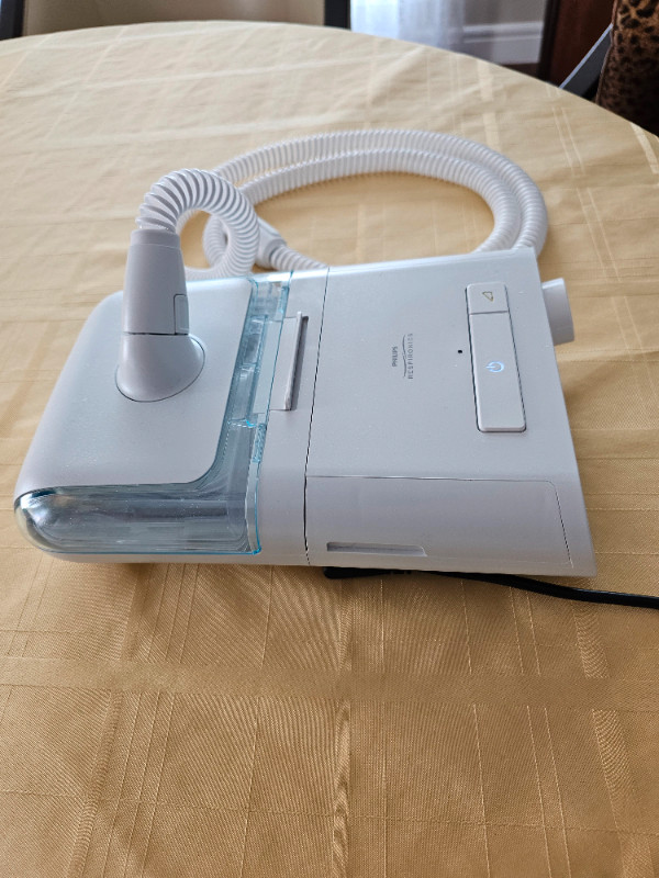 Philips Respironics Dreamstation CPAP machine (mint condition) in Health & Special Needs in Edmonton - Image 4