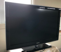 SAMSUNG - 46” - 610 Series LCD TV with Stand