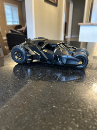 Hot Wheels 1:18 Scale BatmanDark Knight BatmobileTumbler RARE 20