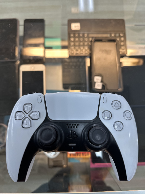 PS5 1TB DISC VERSION WITH ONE CONTROLLER FOR SALE in Sony Playstation 5 in Leamington - Image 2