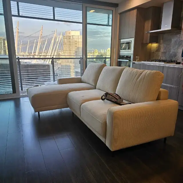 Modern Light Beige Sectional Sofa with Chaise in Couches & Futons in Vancouver - Image 2