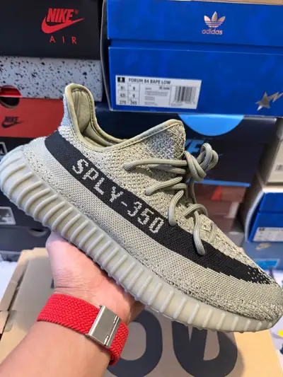 Yeezy 350 v2(granit/black), View more