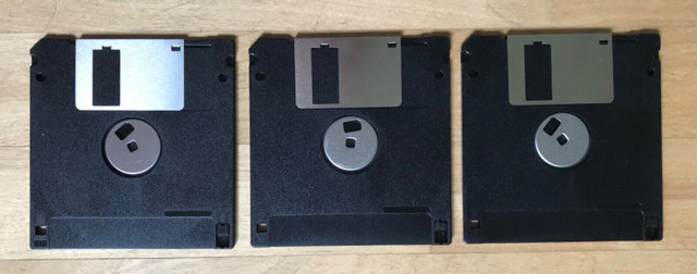 Lot of 3 Apple Macintosh Floppy Disks 3.5", 1995 DRAMATICA PRO, dans Autre  à Ville de Montréal - Image 2