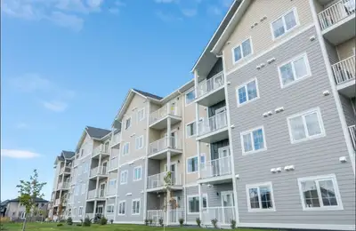 SUBLET-2 Bd + Den, 2 Bth - The Pinnacle - Deveraux - For Rent