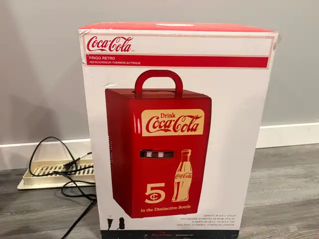 Coca-Cola Retro Koolatron Mini Fridge in Refrigerators in Markham / York Region - Image 3